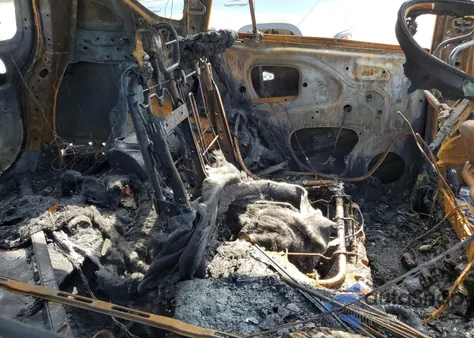 2018 Toyota Rav4 Limited из США, поврежденный, VIN JTMDFREV1JD232304